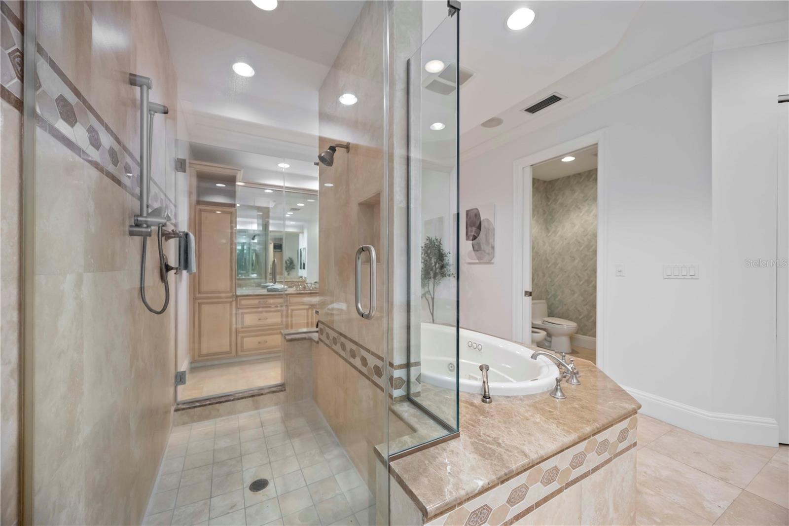 PLAZA AT 05 POINTS RESIDENCES - Residential Lease