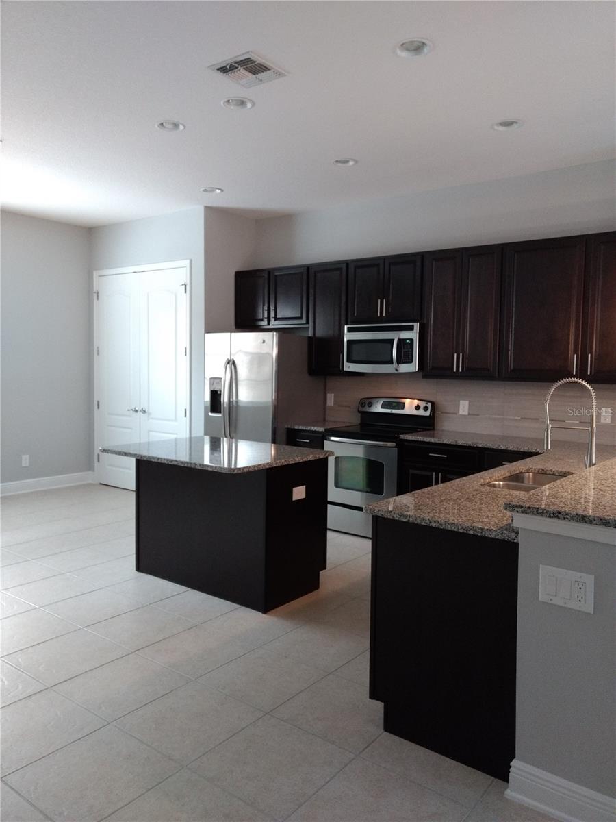 AVALON TOWN CENTER PH 2A - Residential Lease