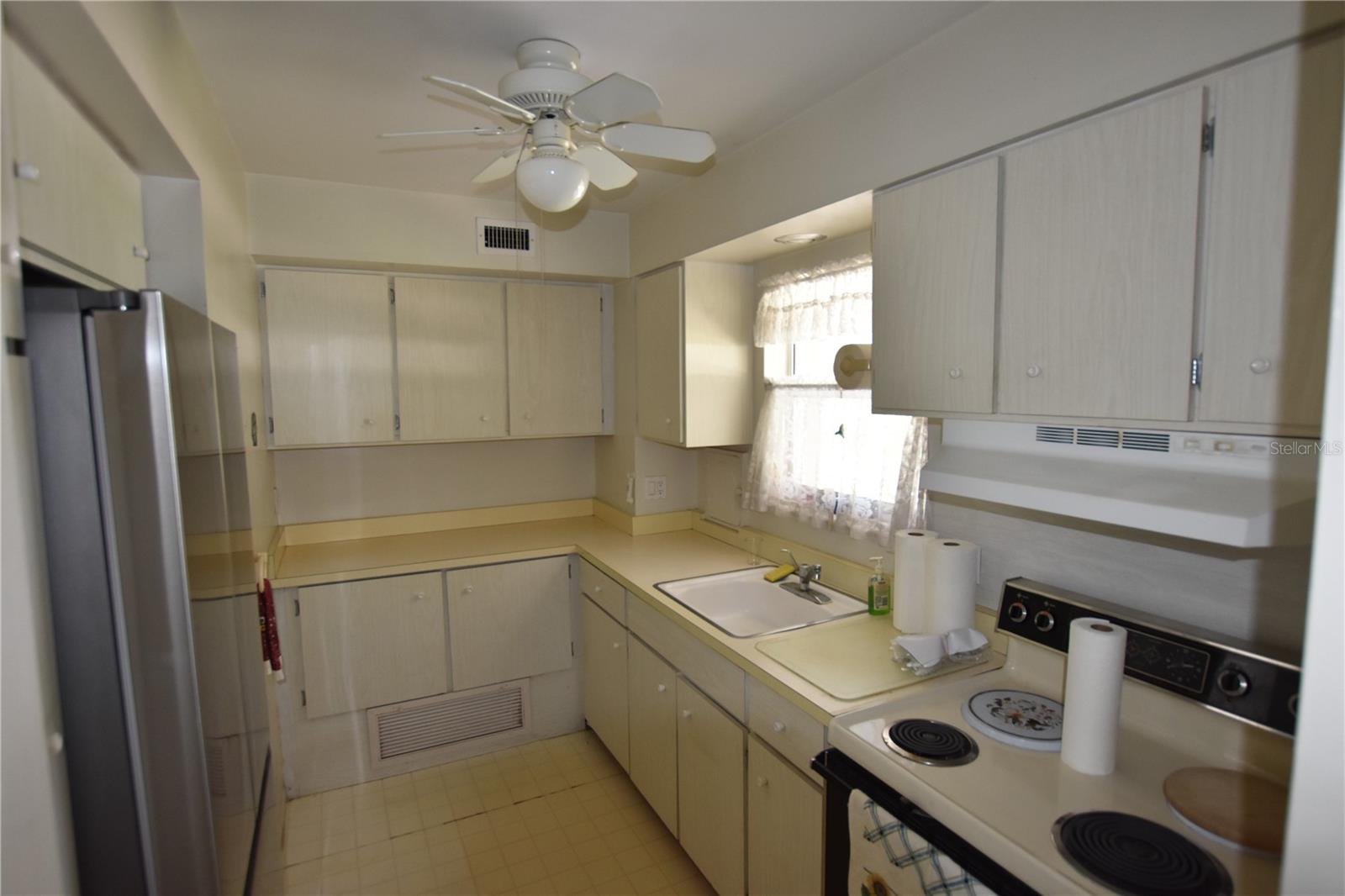 STRATHMORE VILLAGE GREEN - Residential