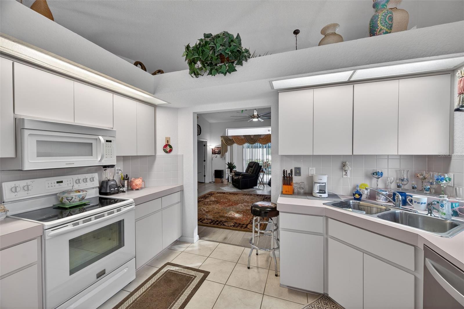 GLEN HILLS VILLAGE - Residential