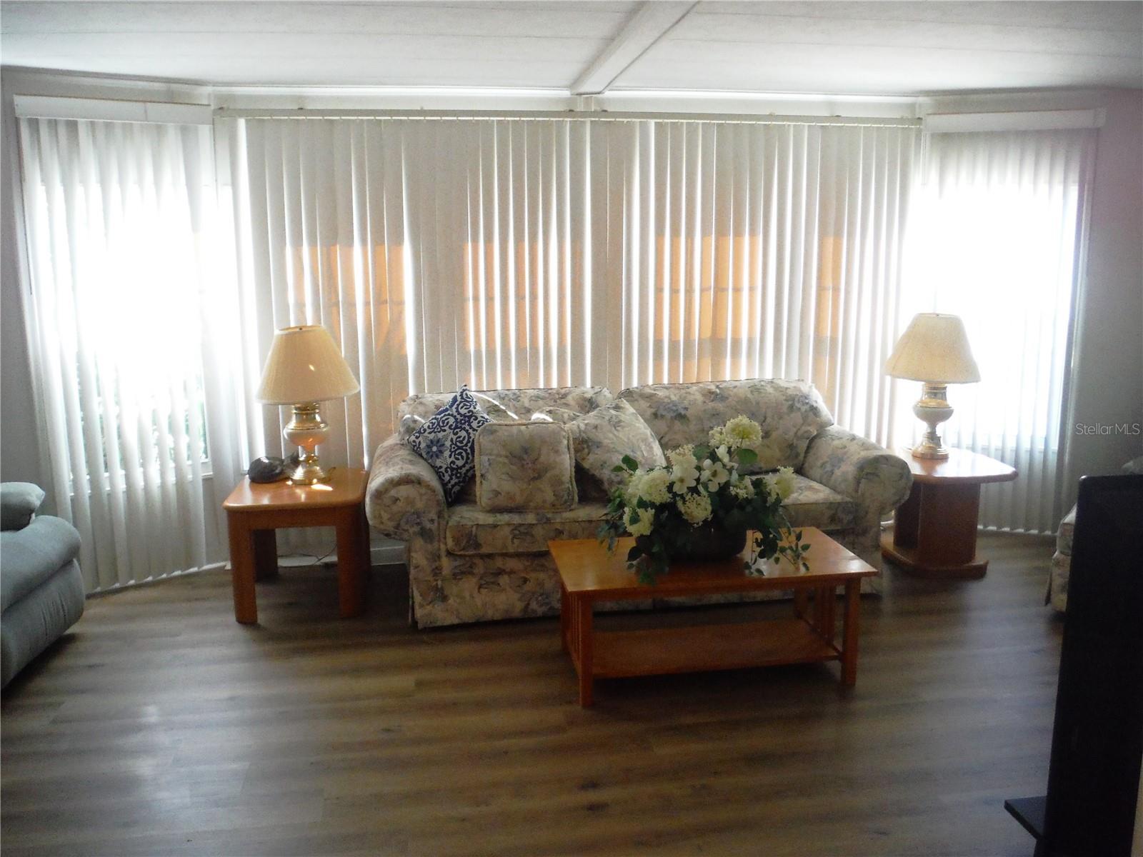 141 FOREST LANE 13