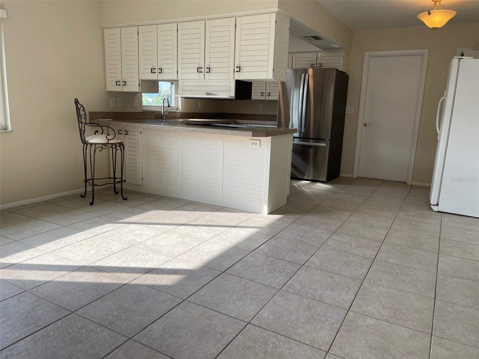 COUNTRY PLACE - Residential