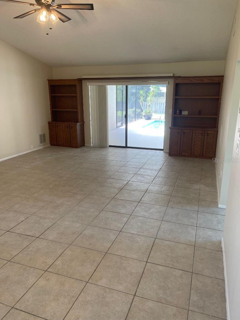 COUNTRY PLACE - Residential