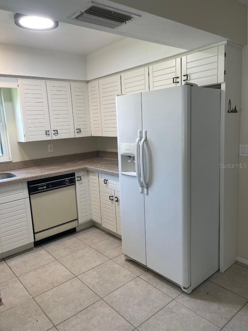 COUNTRY PLACE - Residential