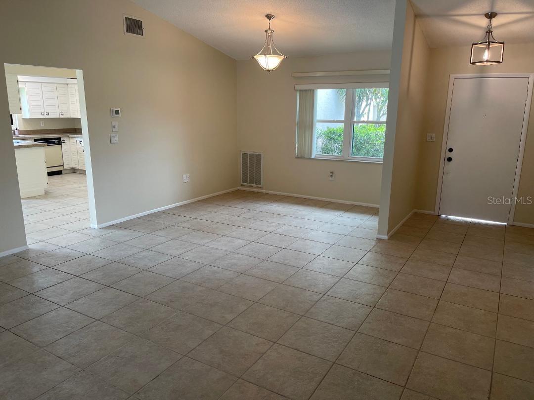 COUNTRY PLACE - Residential