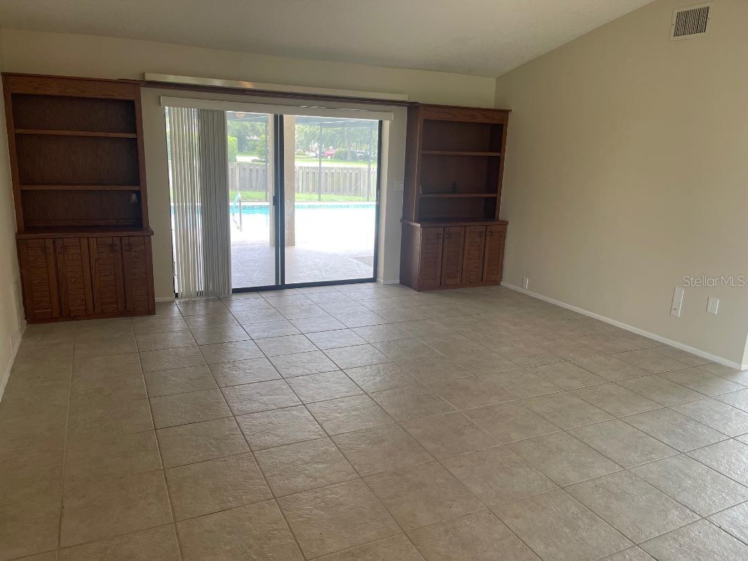 COUNTRY PLACE - Residential