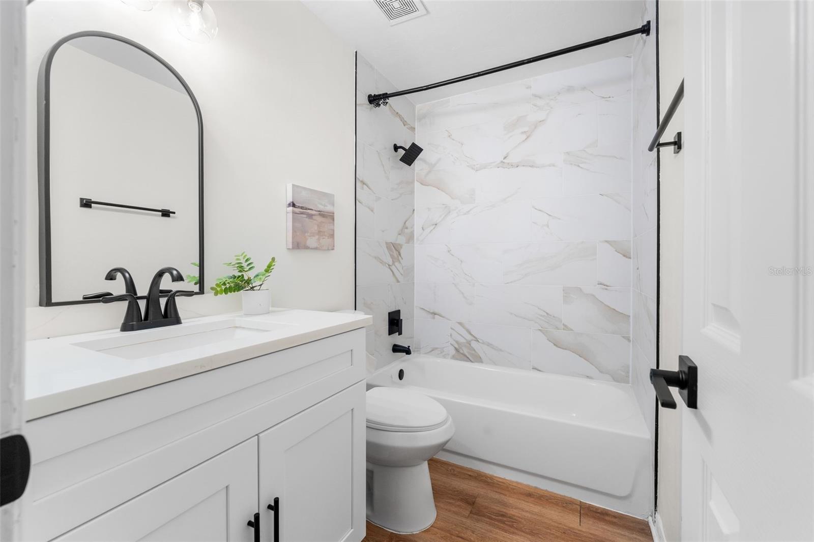 PARADISE PINES - Residential