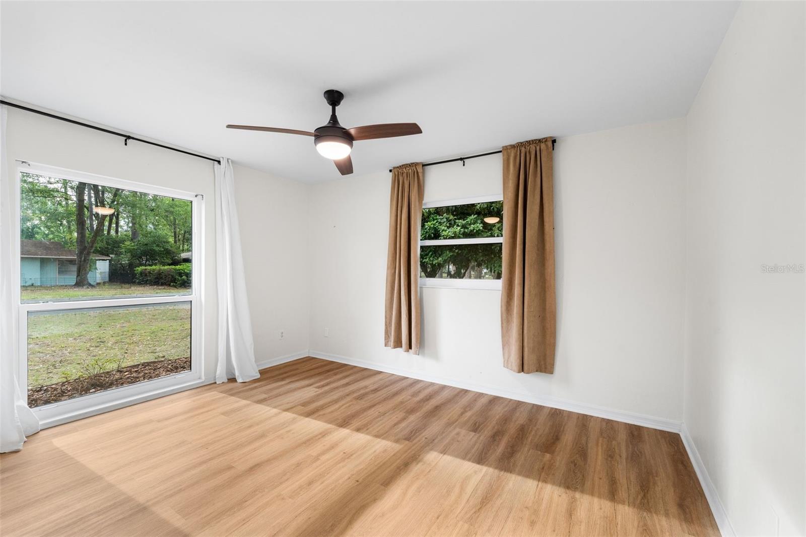 PARADISE PINES - Residential