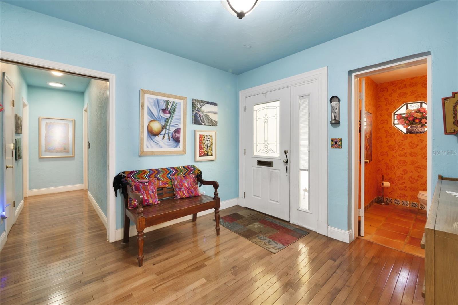 1121 SHOREWOOD DRIVE