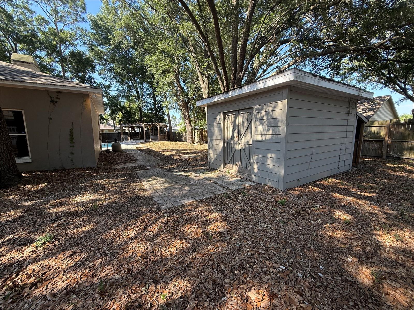 EASTWOOD GLENN - Residential