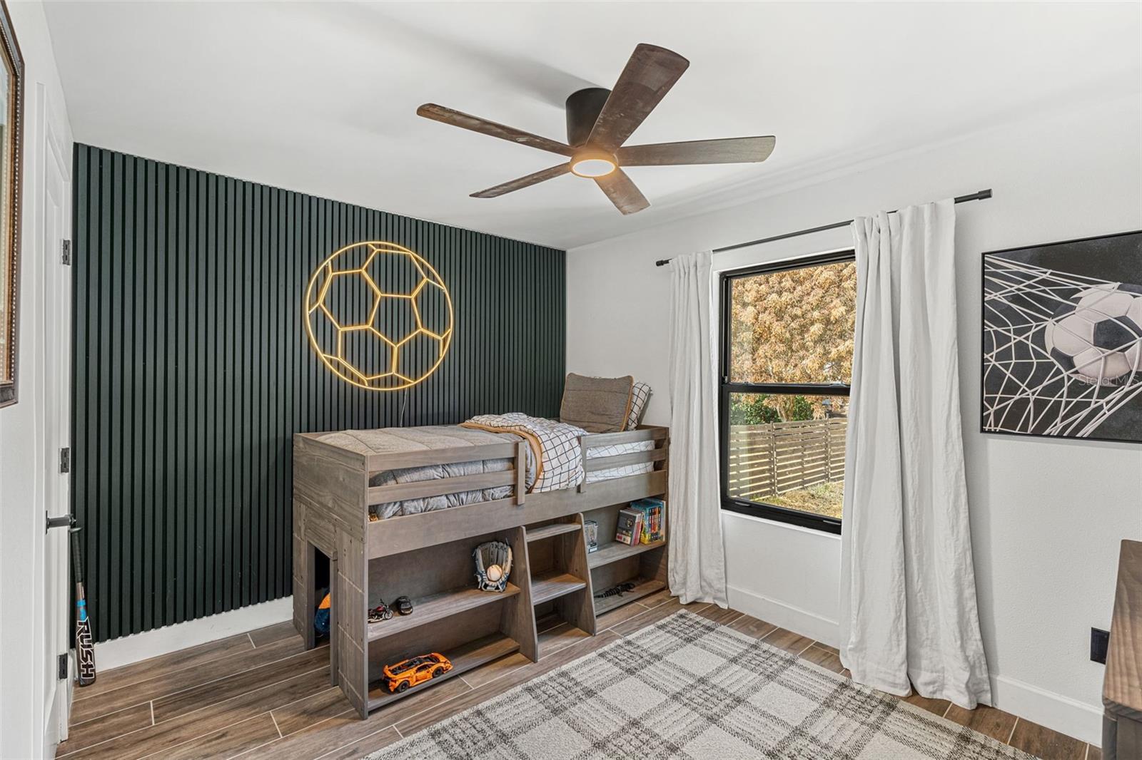 LAKE AVALON GROVES REP - Residential