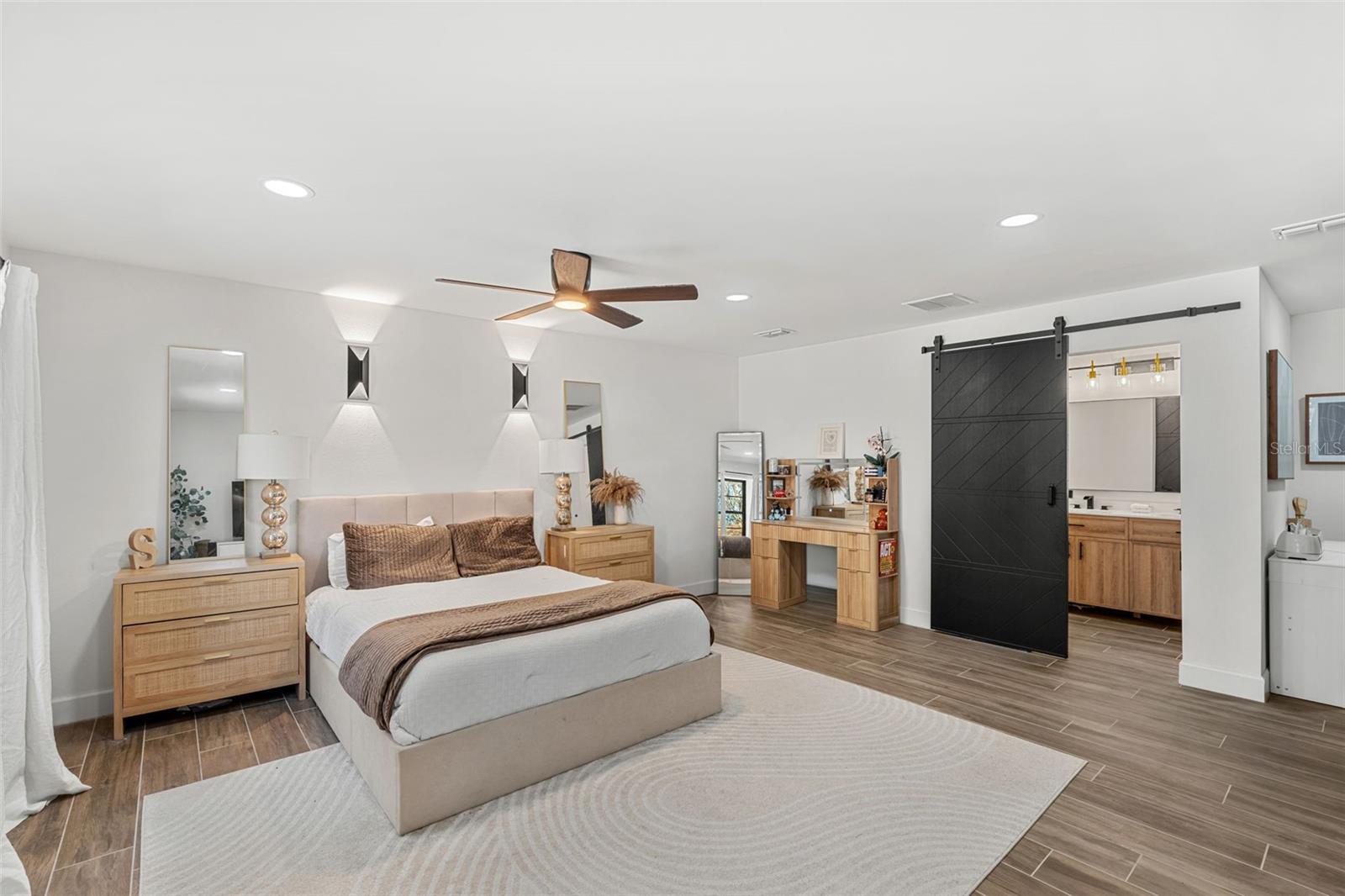 LAKE AVALON GROVES REP - Residential