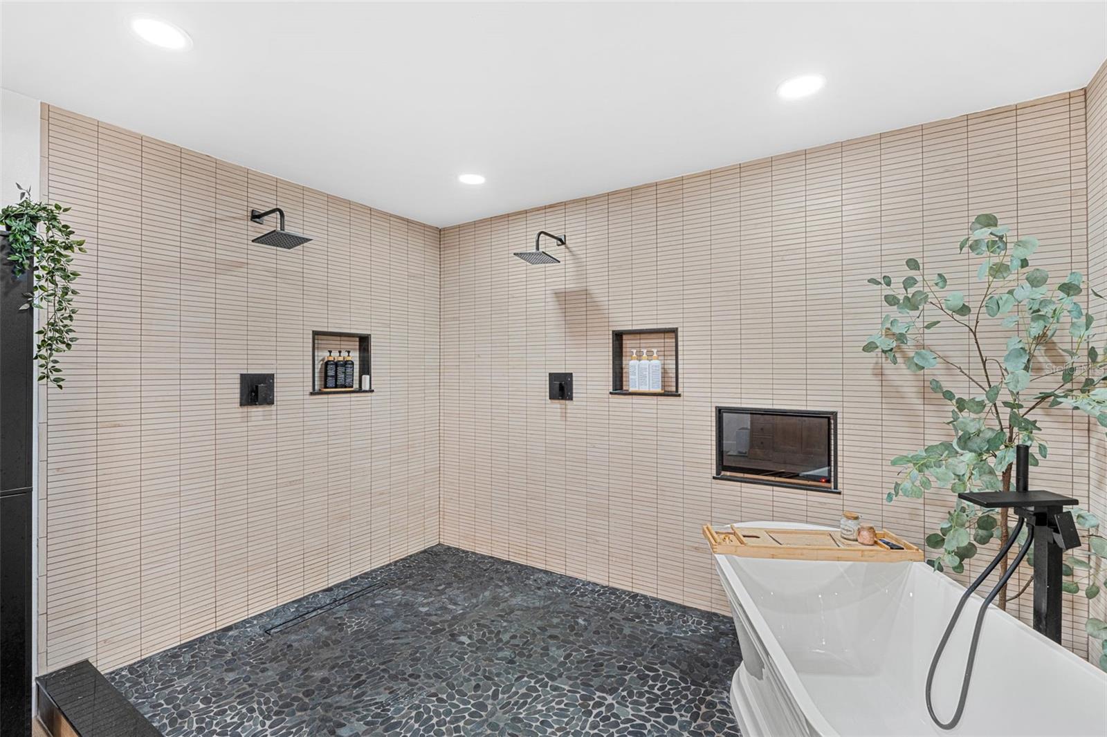 LAKE AVALON GROVES REP - Residential