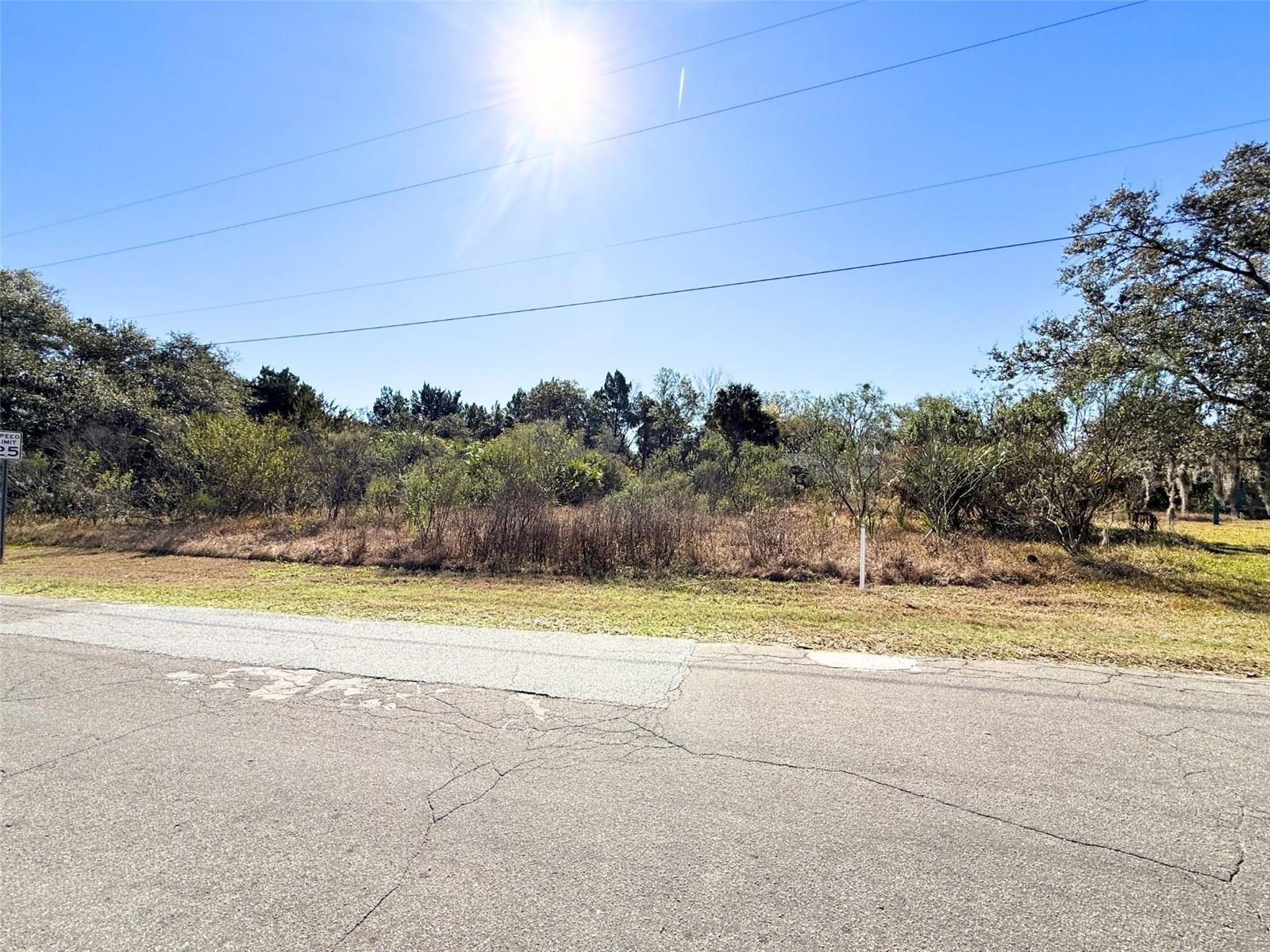 CRYSTAL SHORES - Land