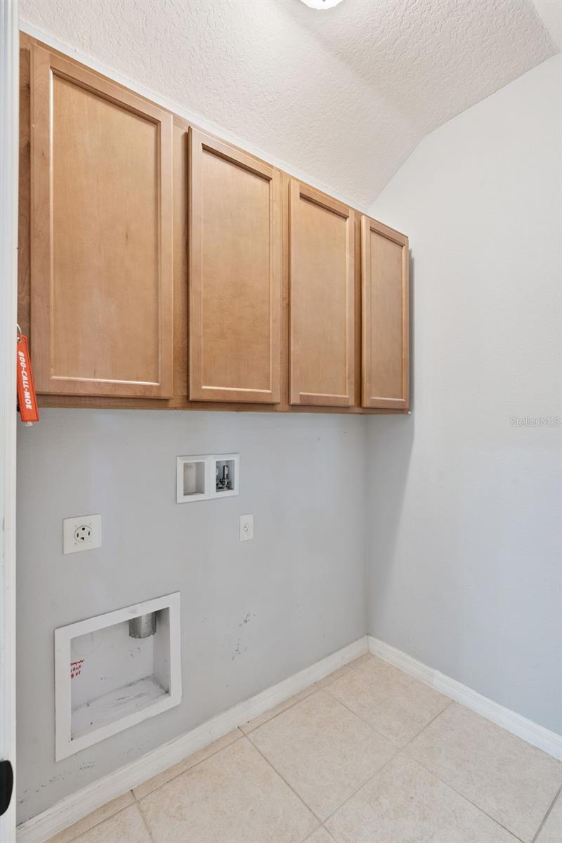 VILLAS/TUCKER OAKS - Residential