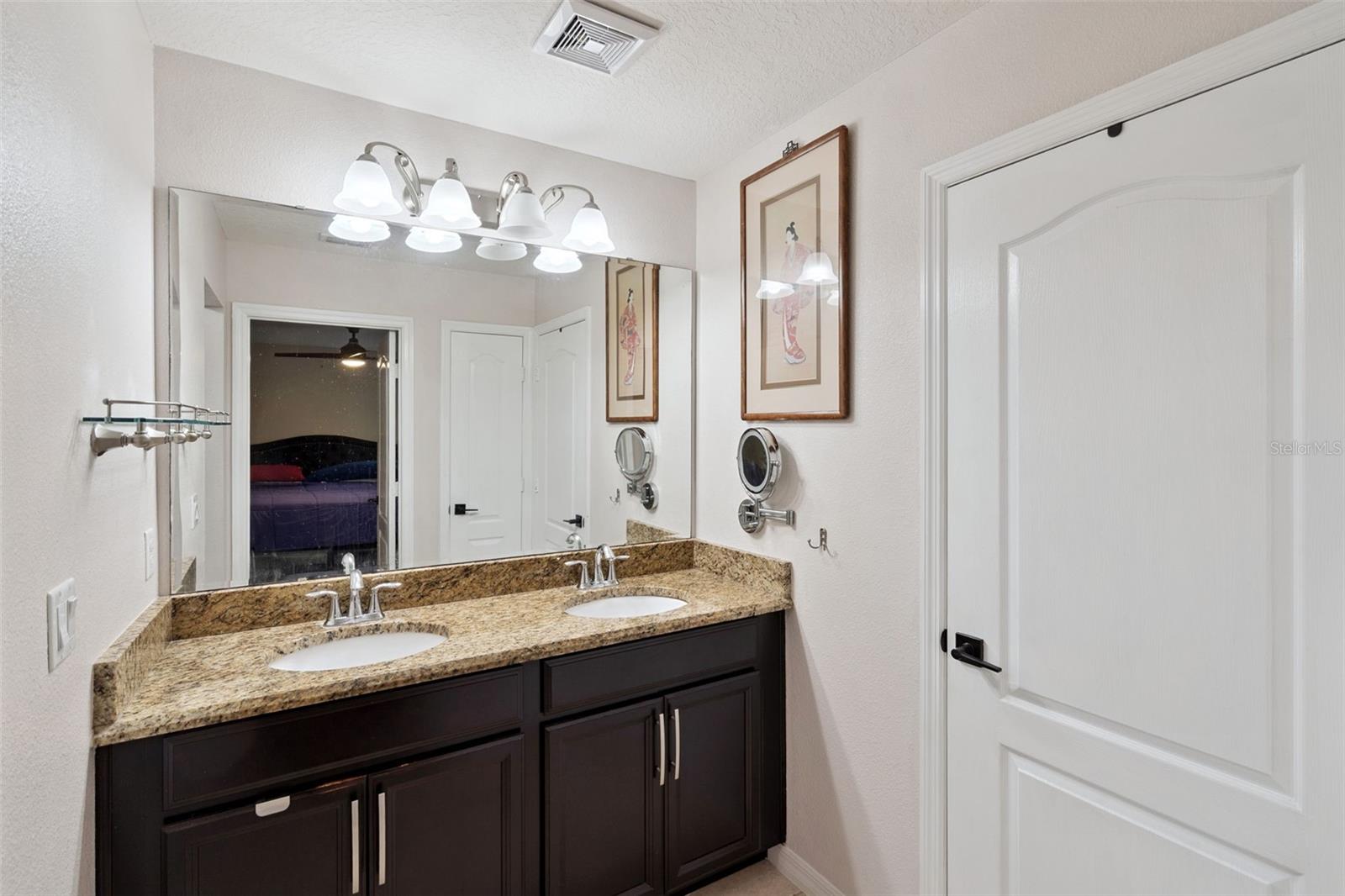 VILLAS/TUCKER OAKS - Residential