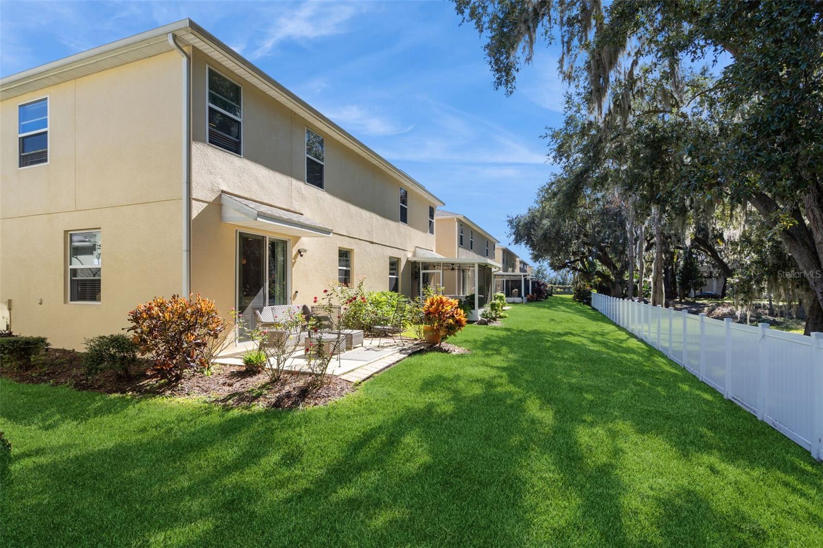 VILLAS/TUCKER OAKS - Residential