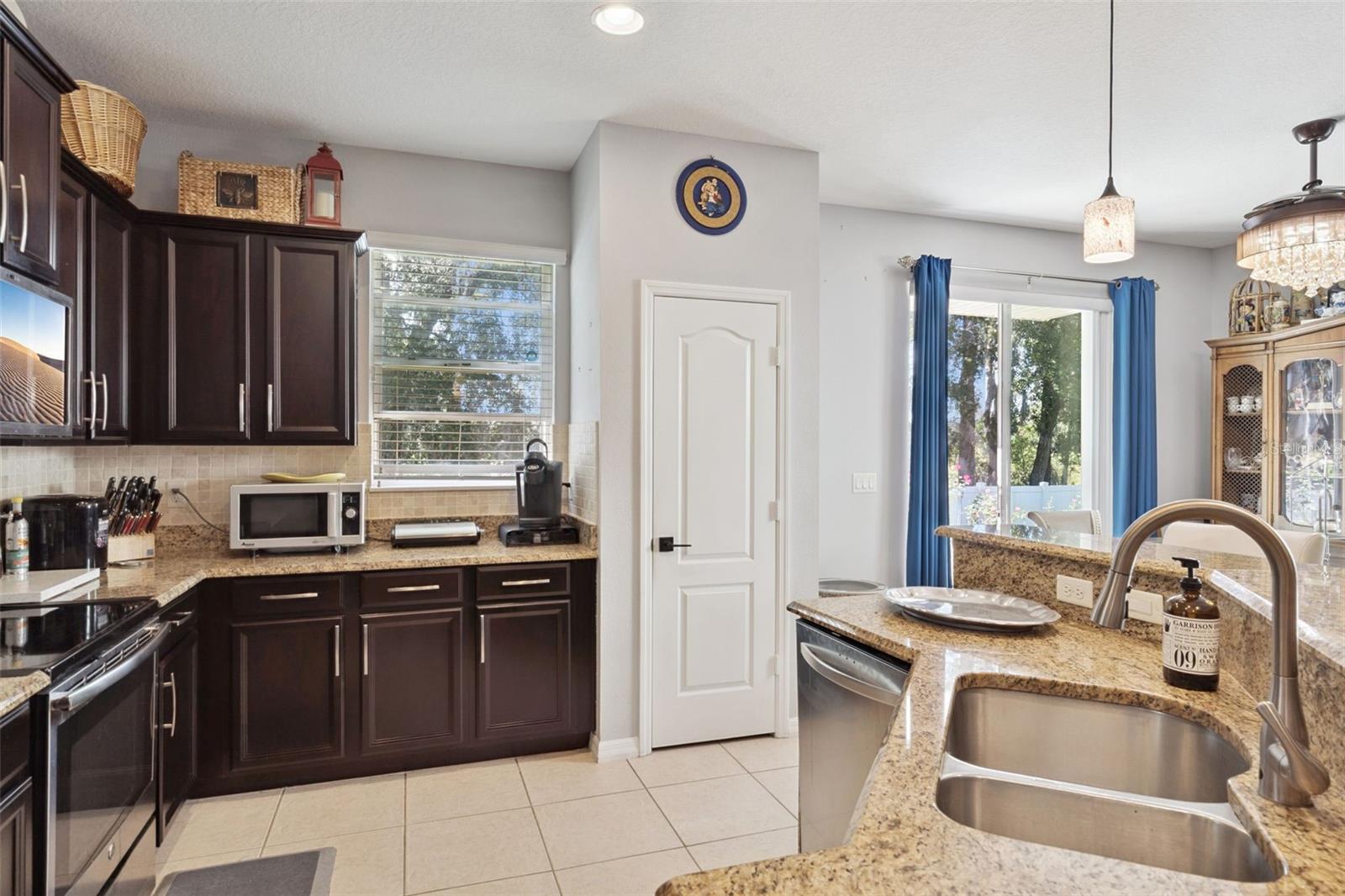 VILLAS/TUCKER OAKS - Residential