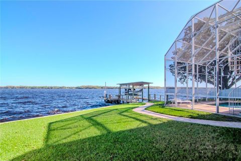 A home in PALM HARBOR