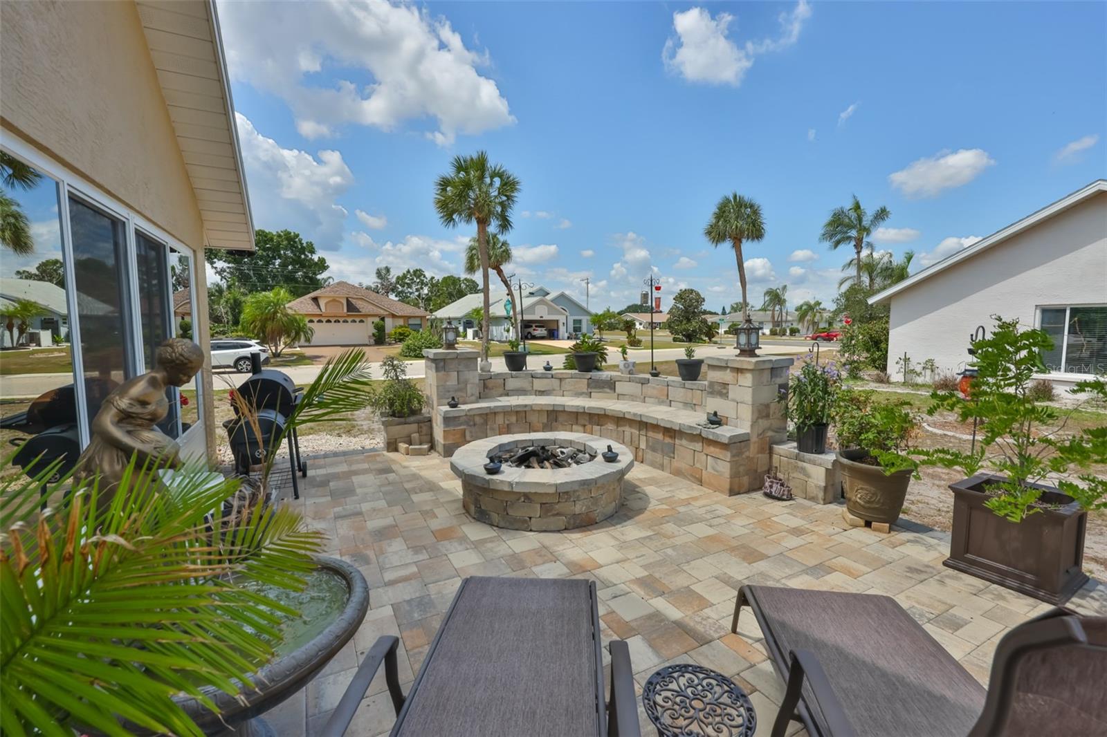 210 LINGER LANE