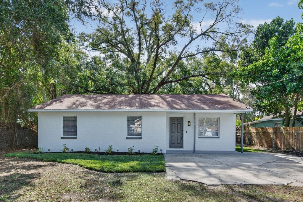 Photo of 5319 Martin Lane, Tampa, FL 33617 (MLS # O6376157)