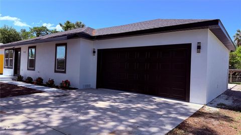 Photo of 7152 Palm Avenue, Leesburg, FL 34788 (MLS # G5112139)