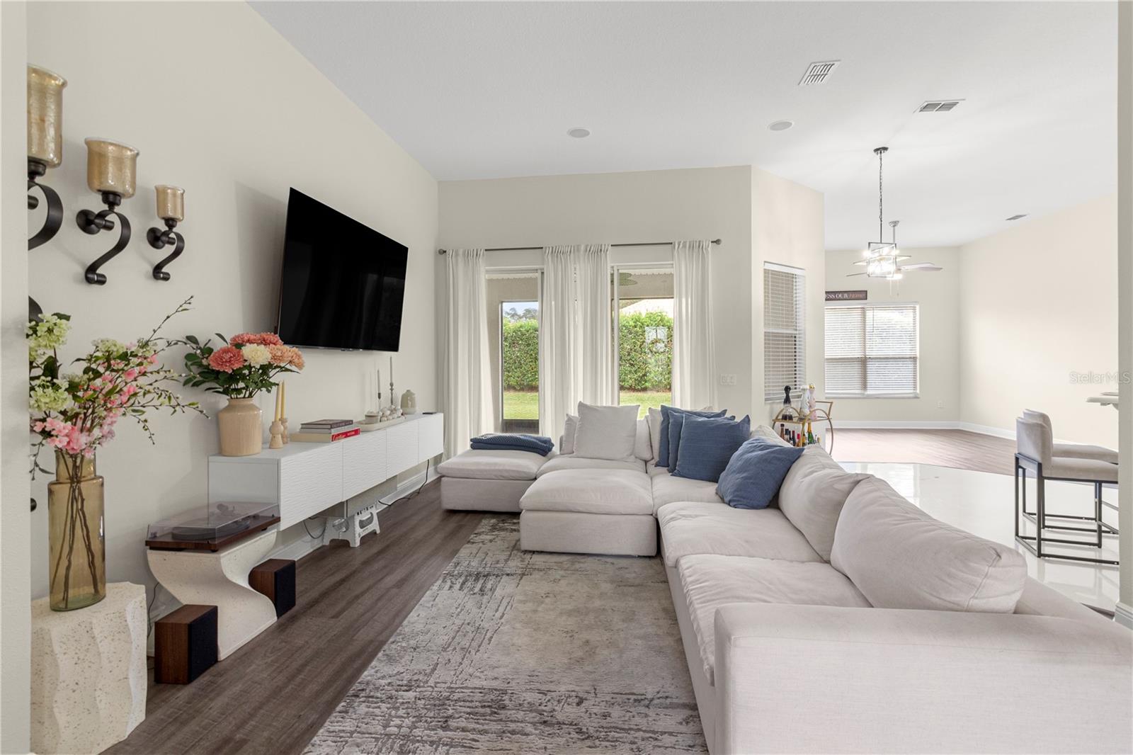 3852 SHORESIDE DRIVE