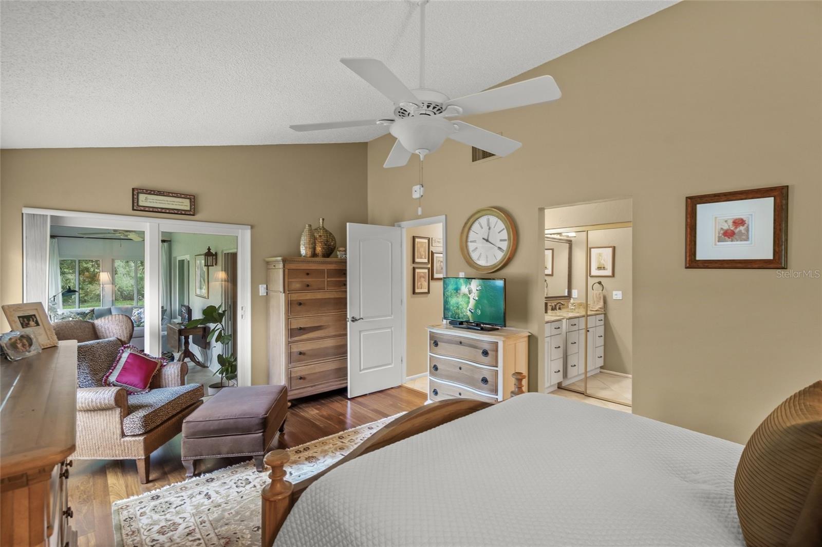 KNOLLS THE,BENT TREE - Residential