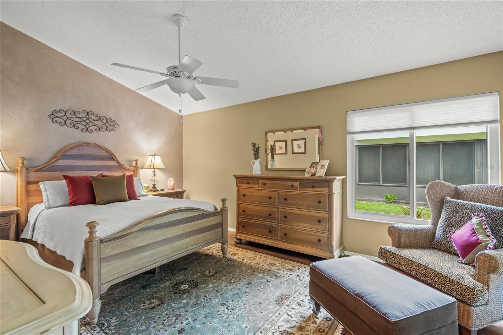 KNOLLS THE,BENT TREE - Residential