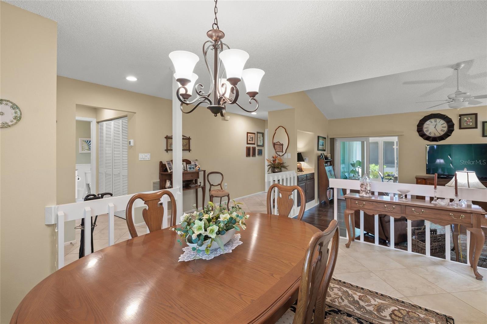 KNOLLS THE,BENT TREE - Residential