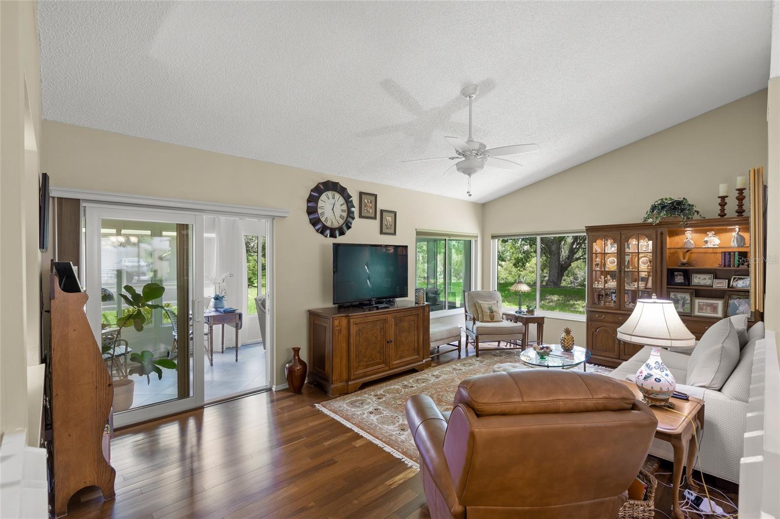 KNOLLS THE,BENT TREE - Residential