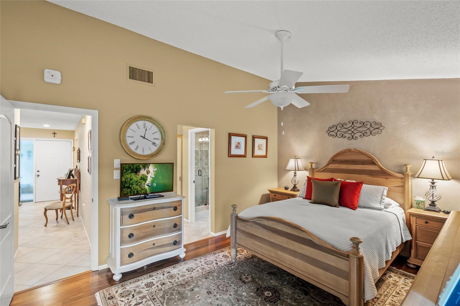 KNOLLS THE,BENT TREE - Residential