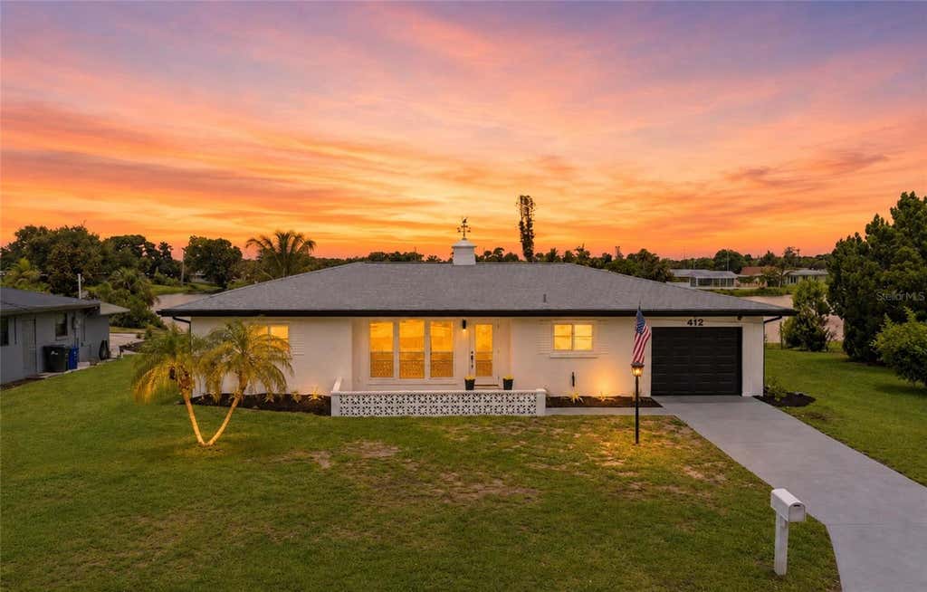 Photo of 412 W Shade Drive, Venice, FL 34293 (MLS # O6429981)