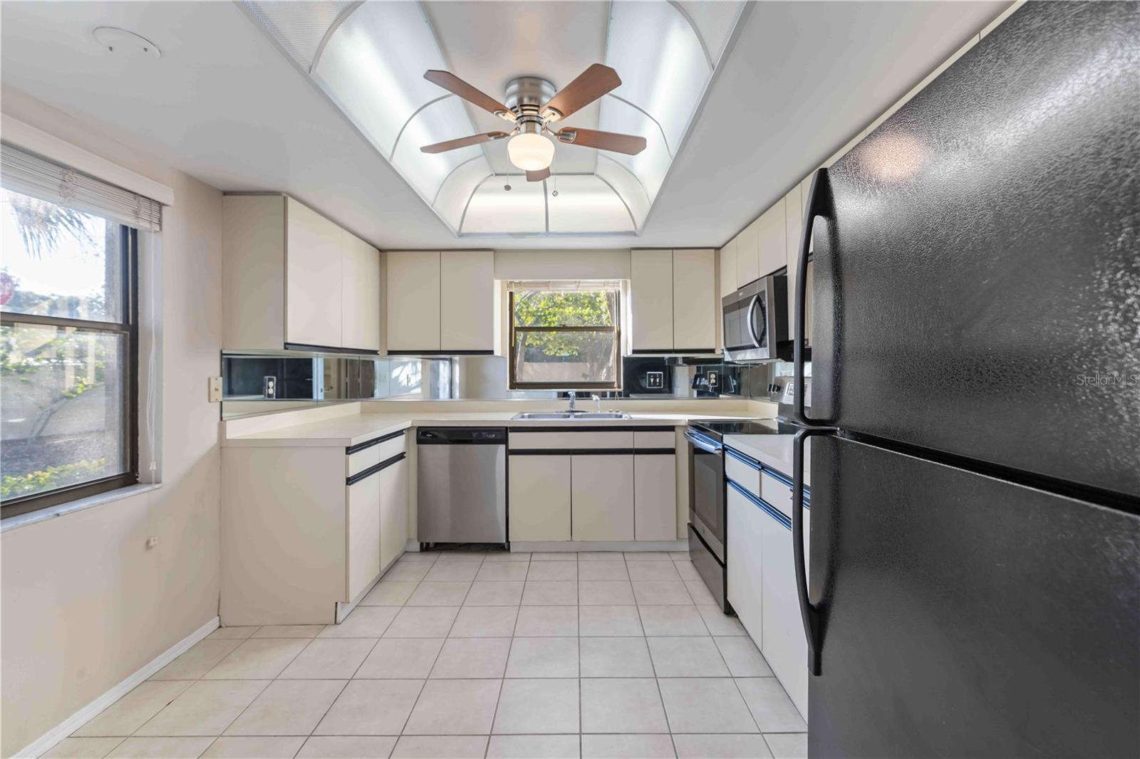 VILLAGE OAKS SEC A - Residential