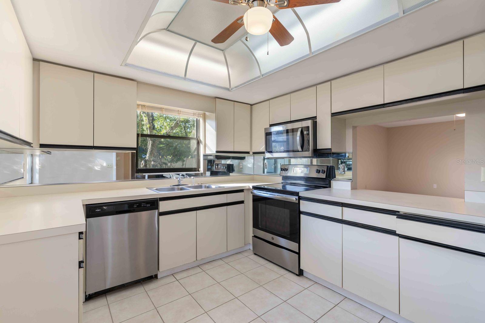 VILLAGE OAKS SEC A - Residential