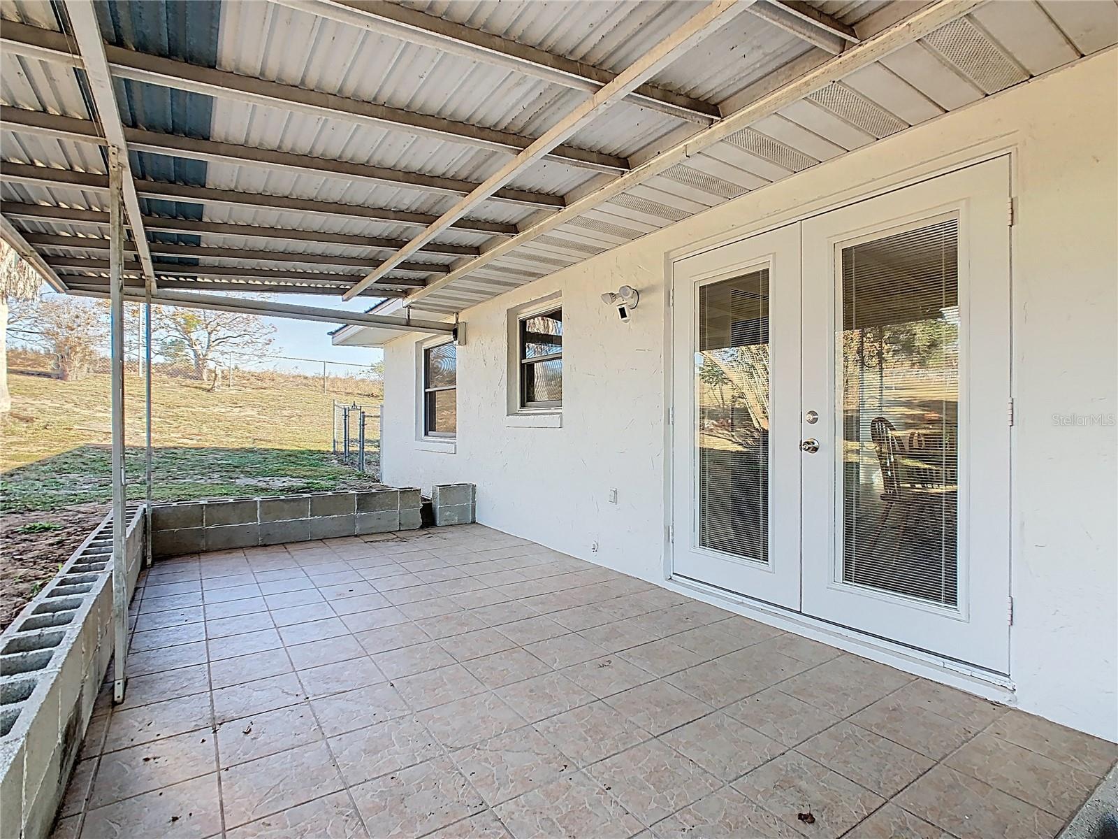 WOODLAND HILLS - Residential