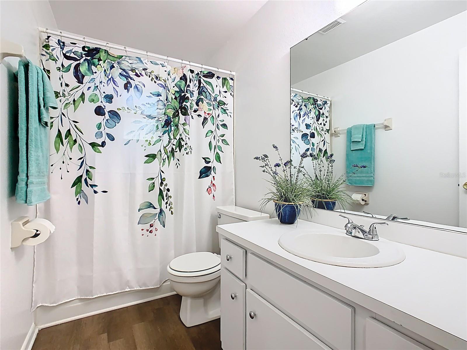 WOODLAND HILLS - Residential