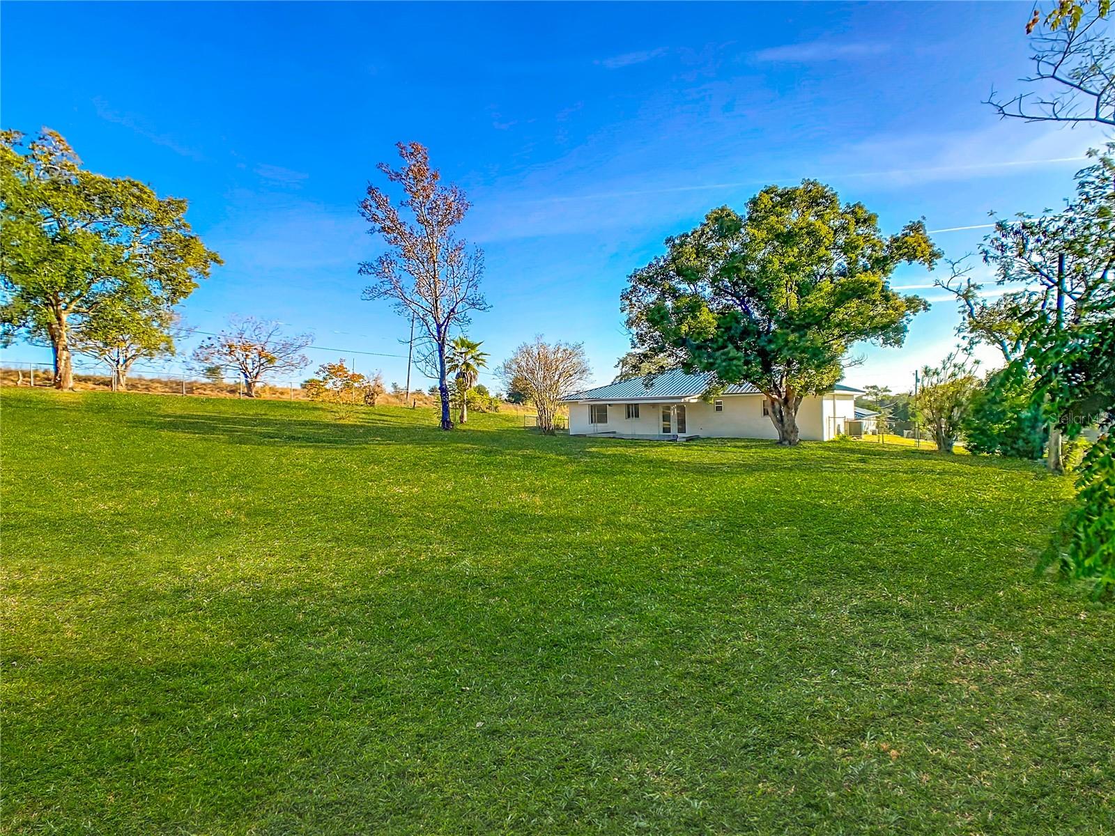 WOODLAND HILLS - Residential