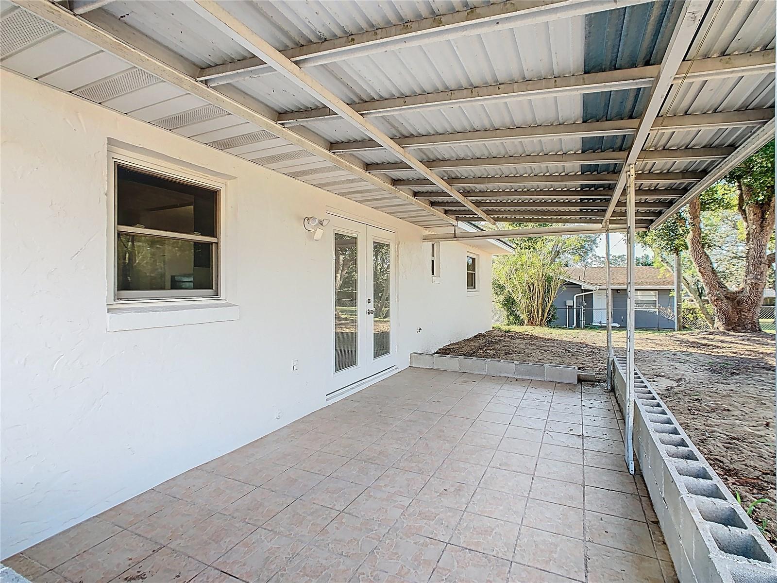 WOODLAND HILLS - Residential