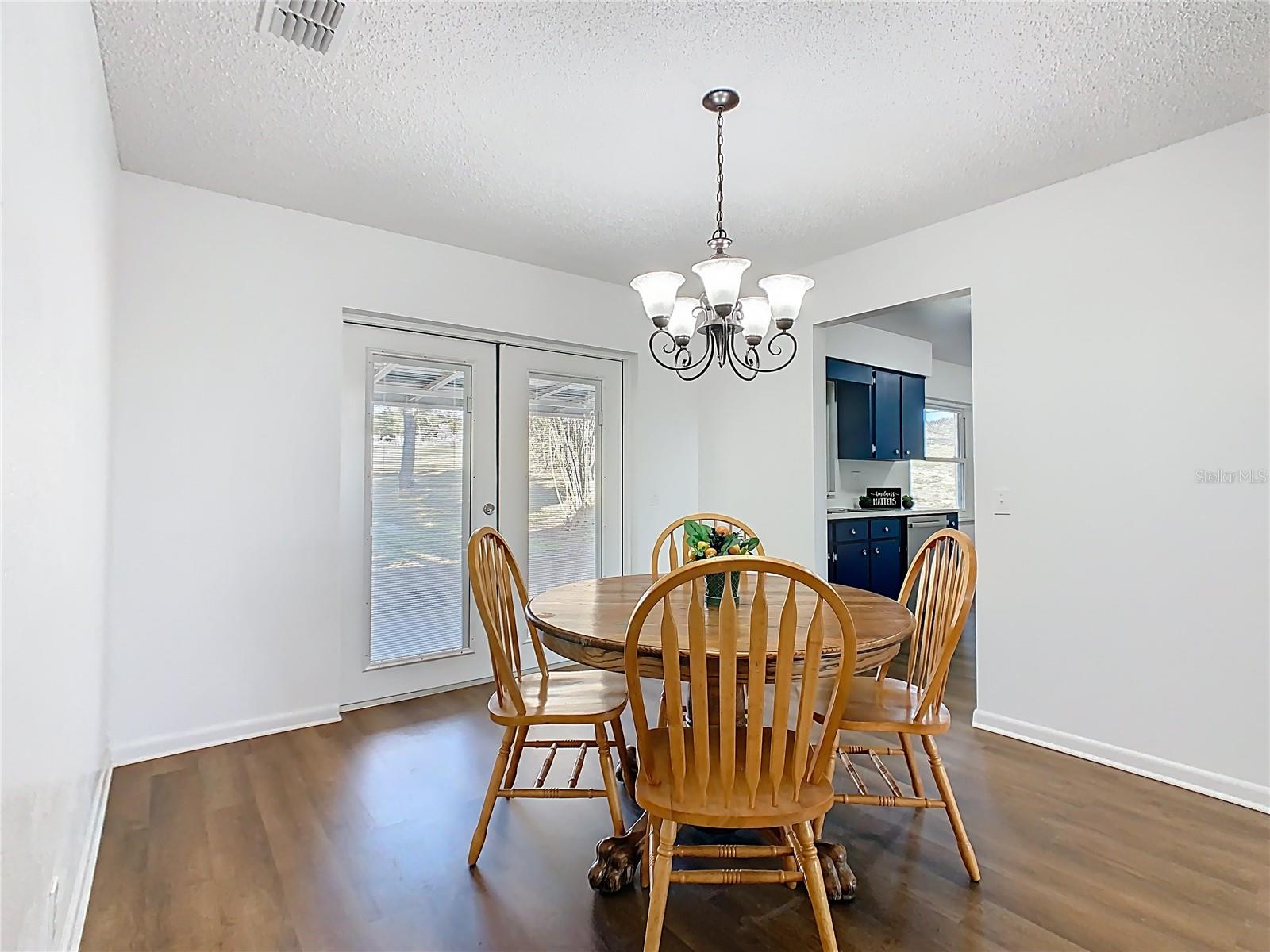 WOODLAND HILLS - Residential