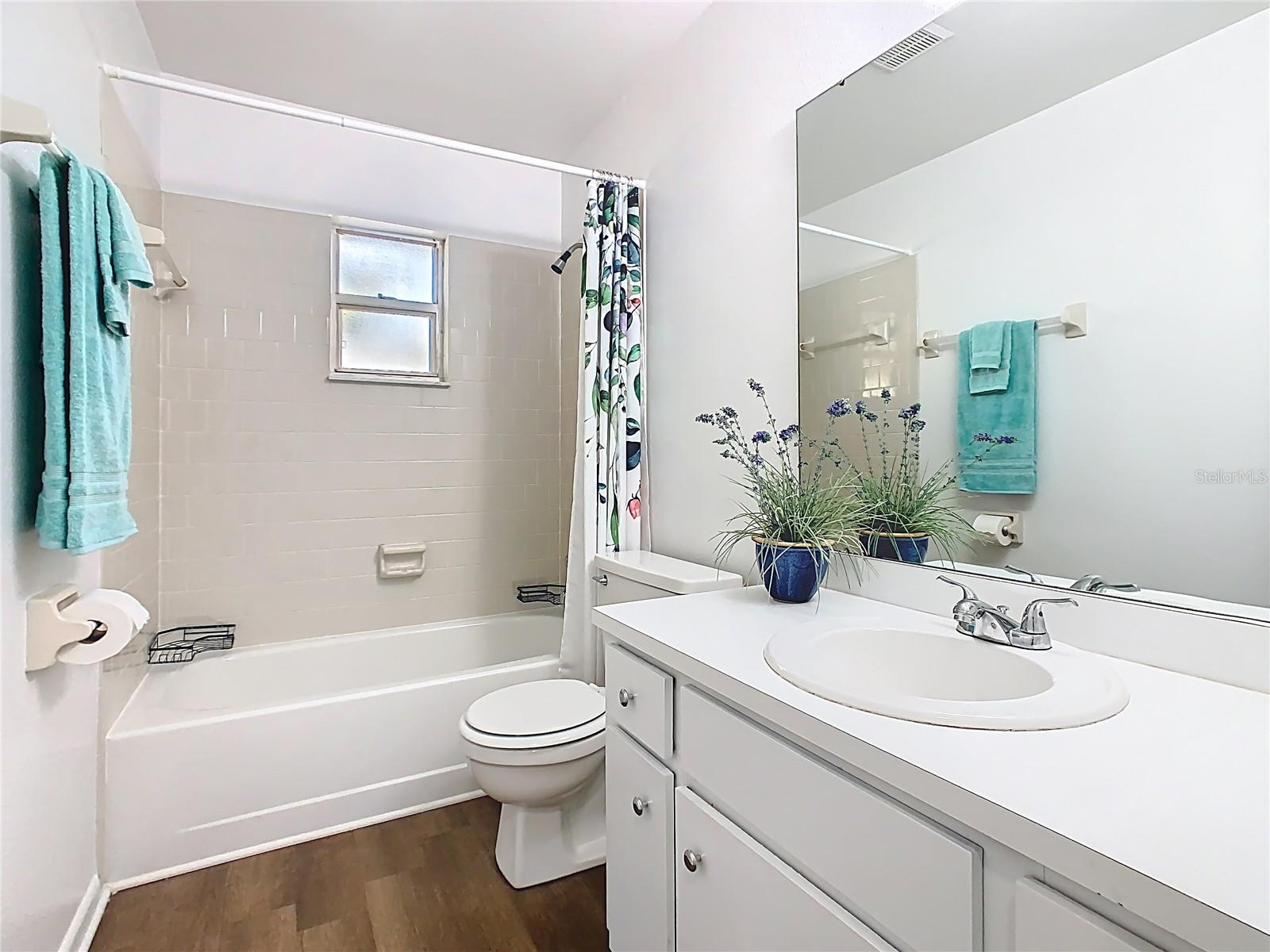 WOODLAND HILLS - Residential