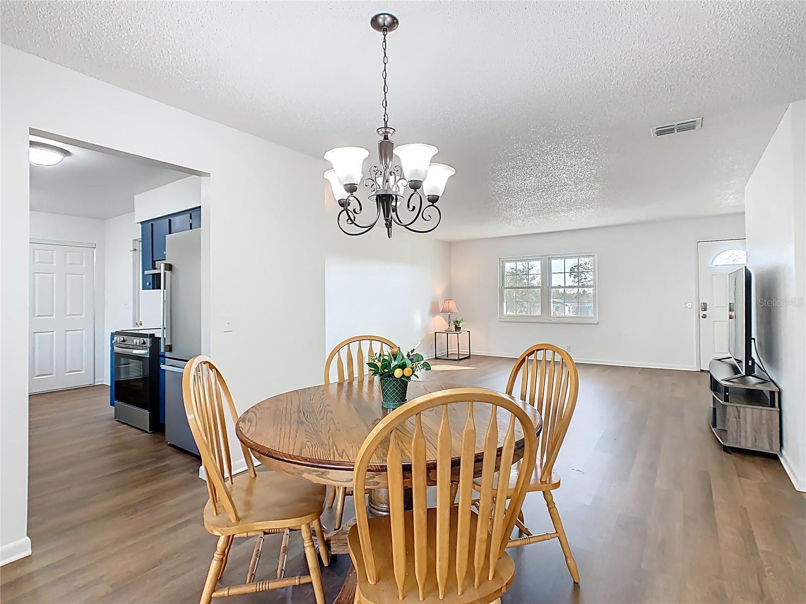 WOODLAND HILLS - Residential