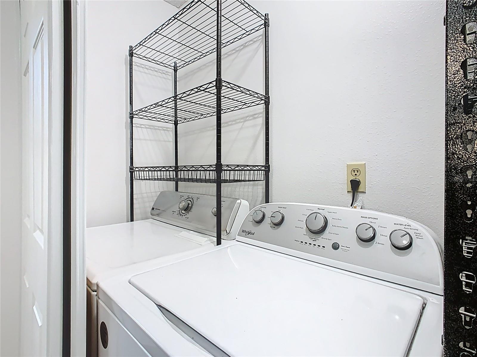 WOODLAND HILLS - Residential