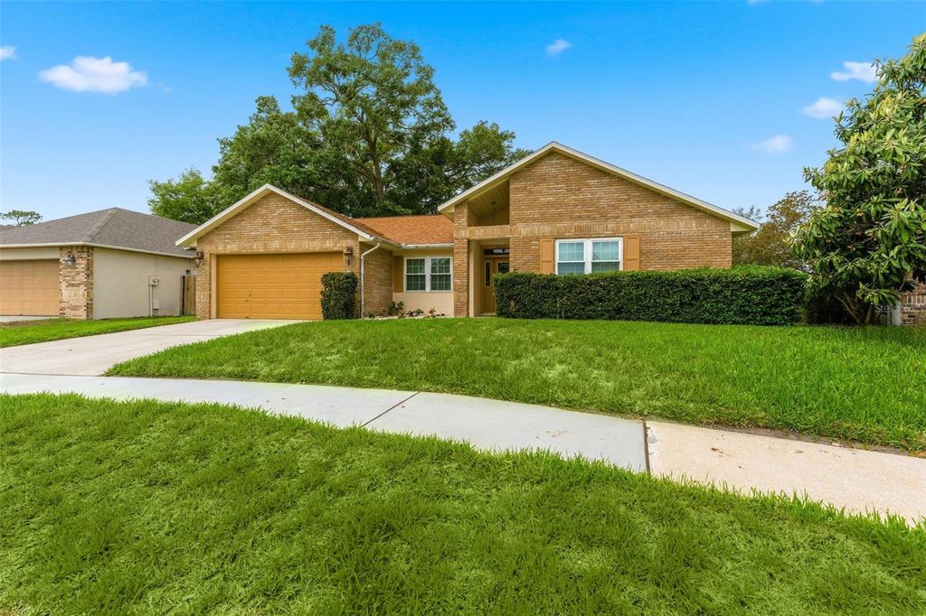 Photo of 3533 Springville Drive, Valrico, FL 33596 (MLS # TB8493801)