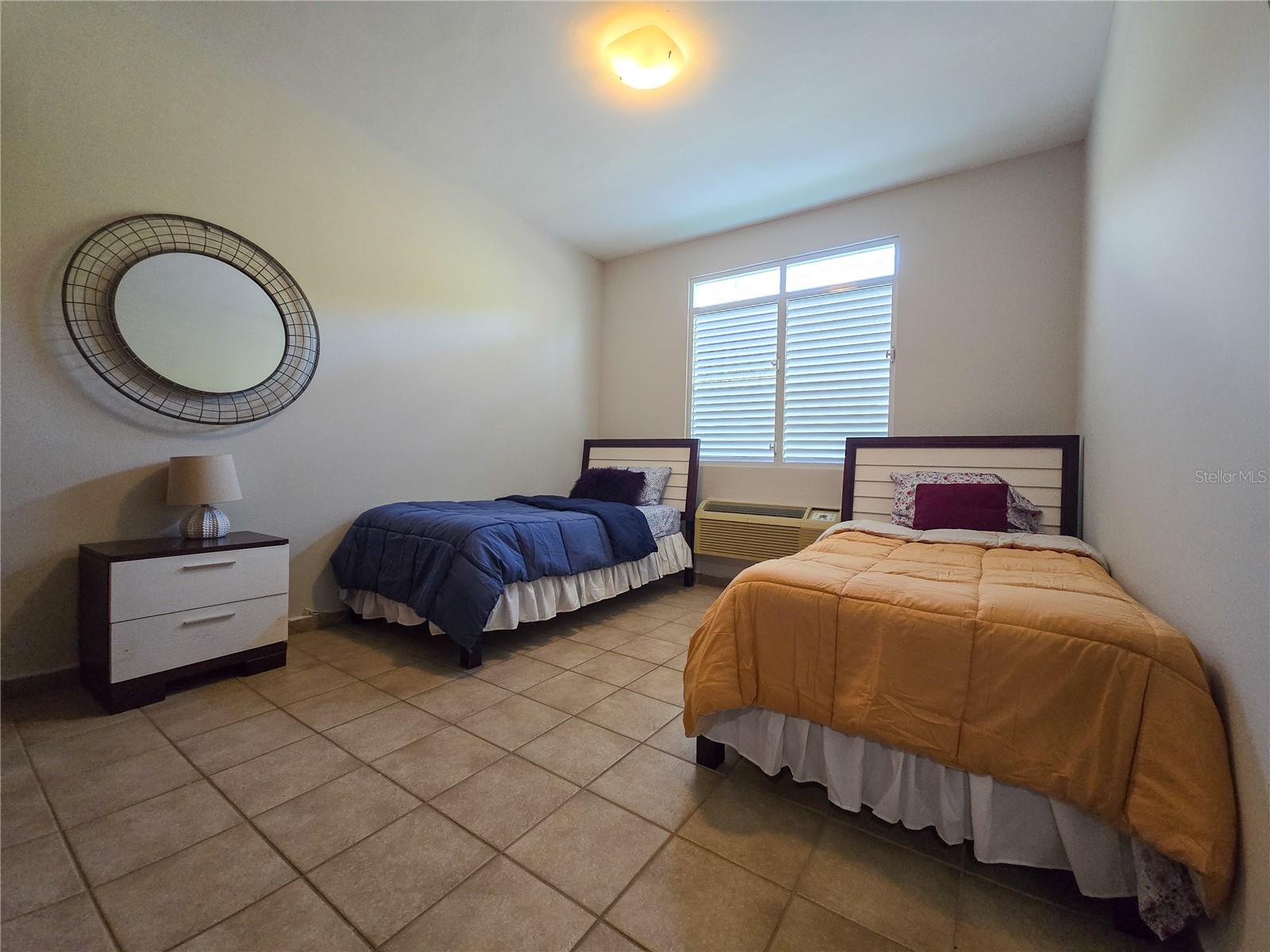HARBOUR LAKES - Residential