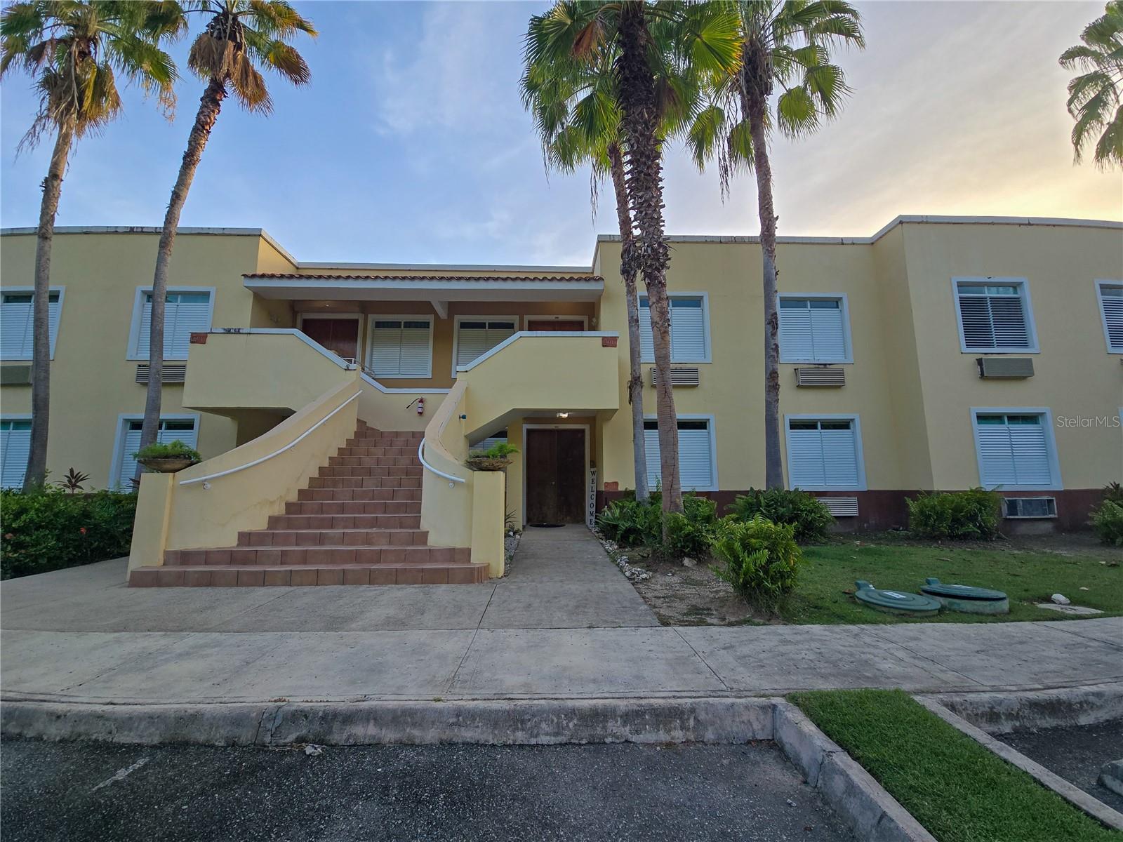 HARBOUR LAKES - Residential