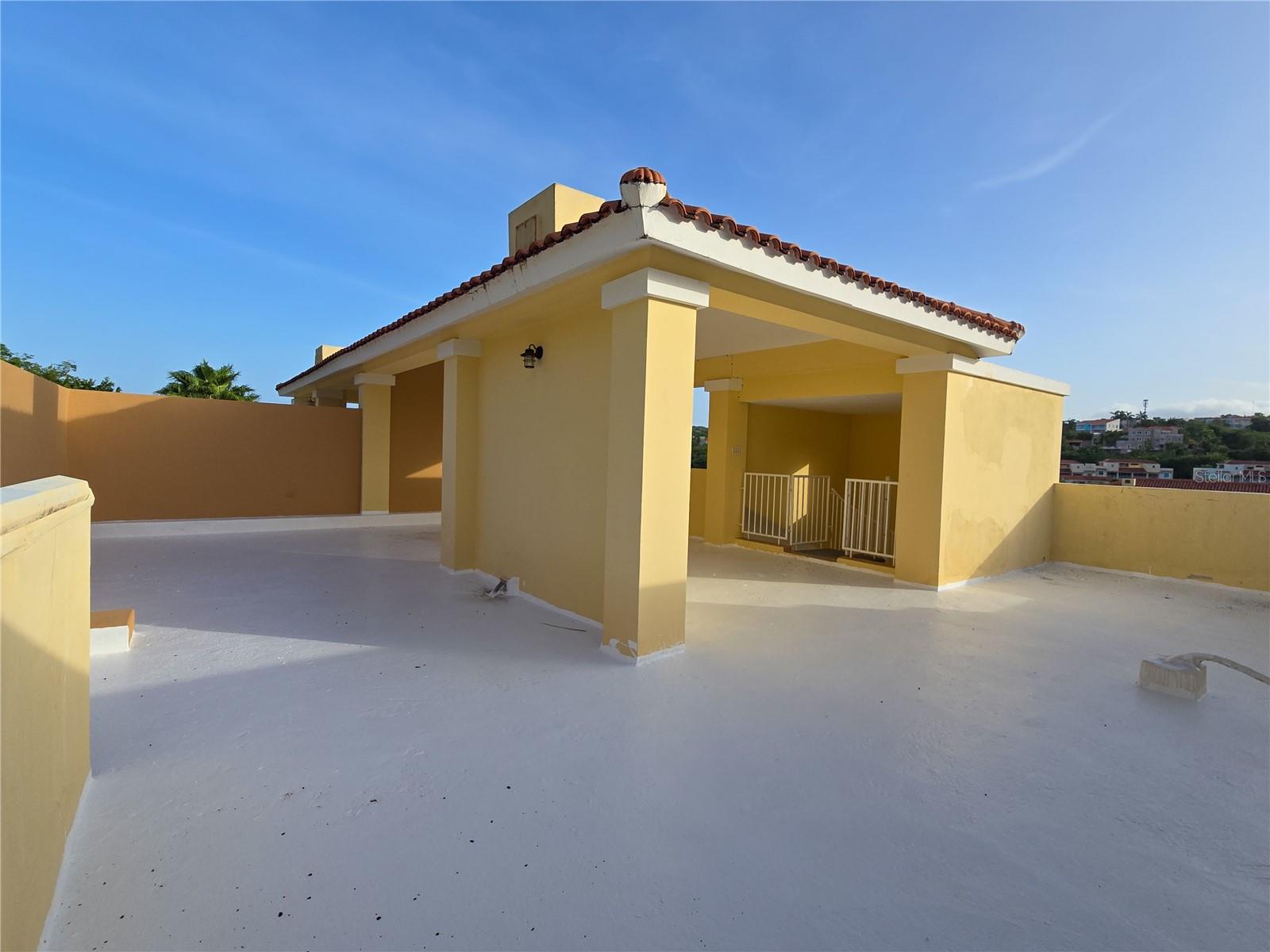 HARBOUR LAKES - Residential