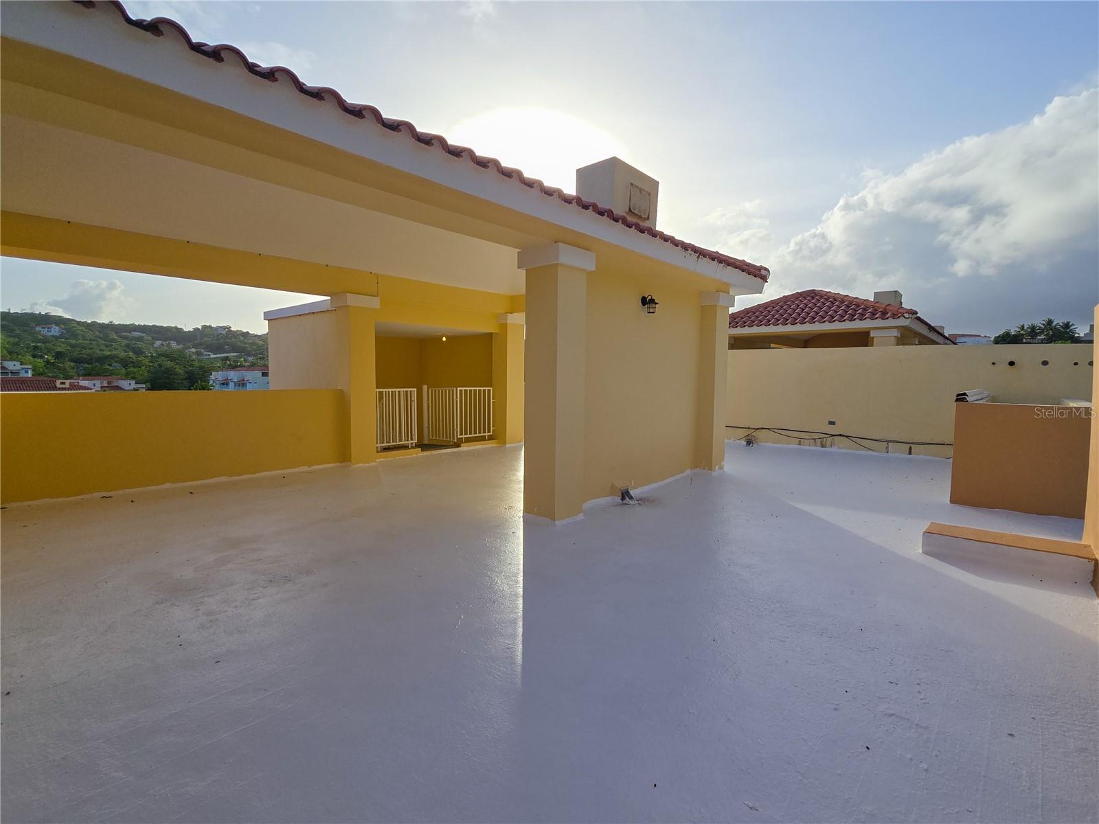 HARBOUR LAKES - Residential