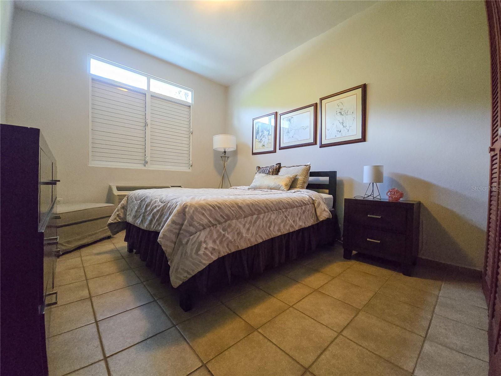 HARBOUR LAKES - Residential