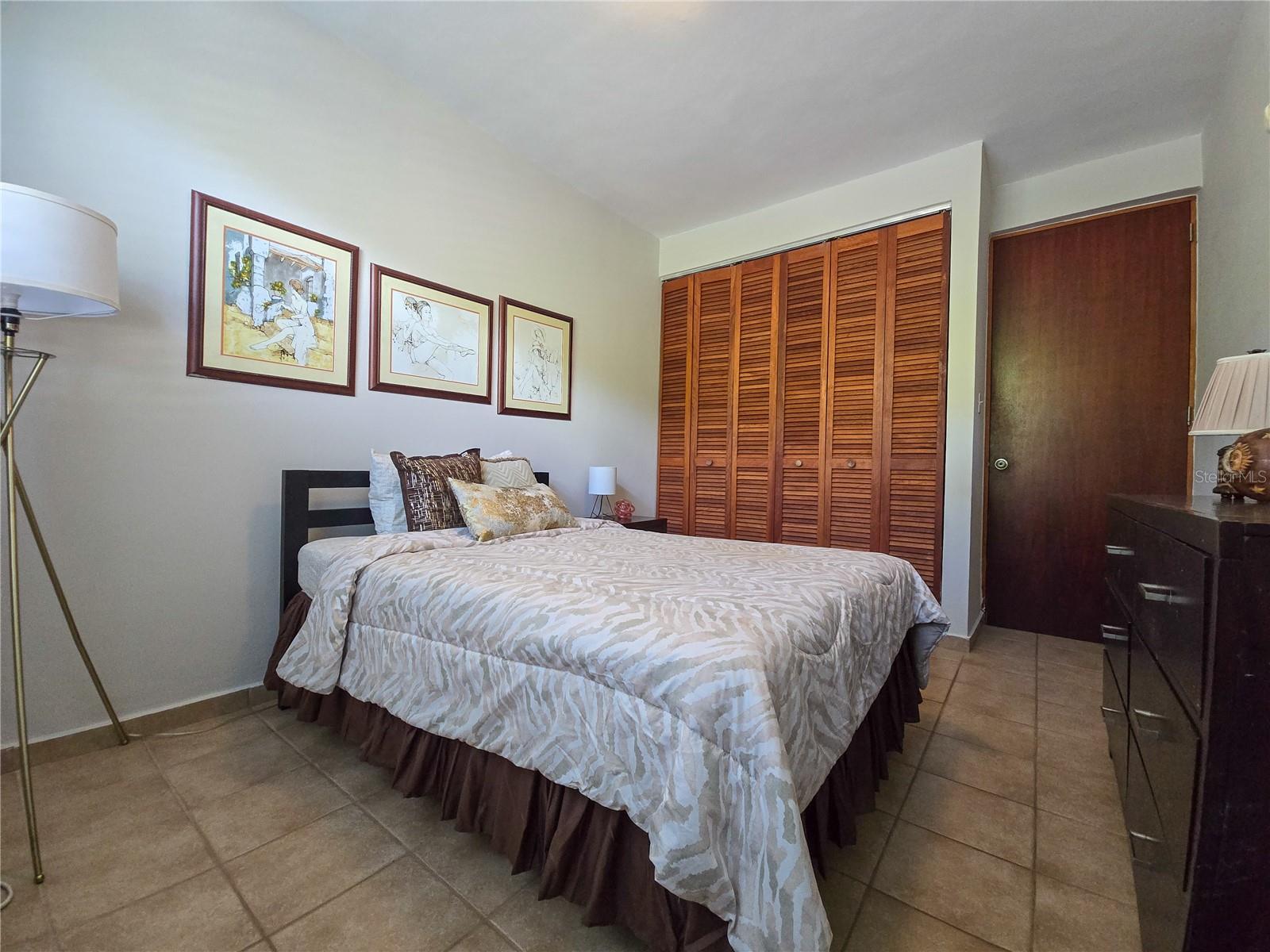 HARBOUR LAKES - Residential